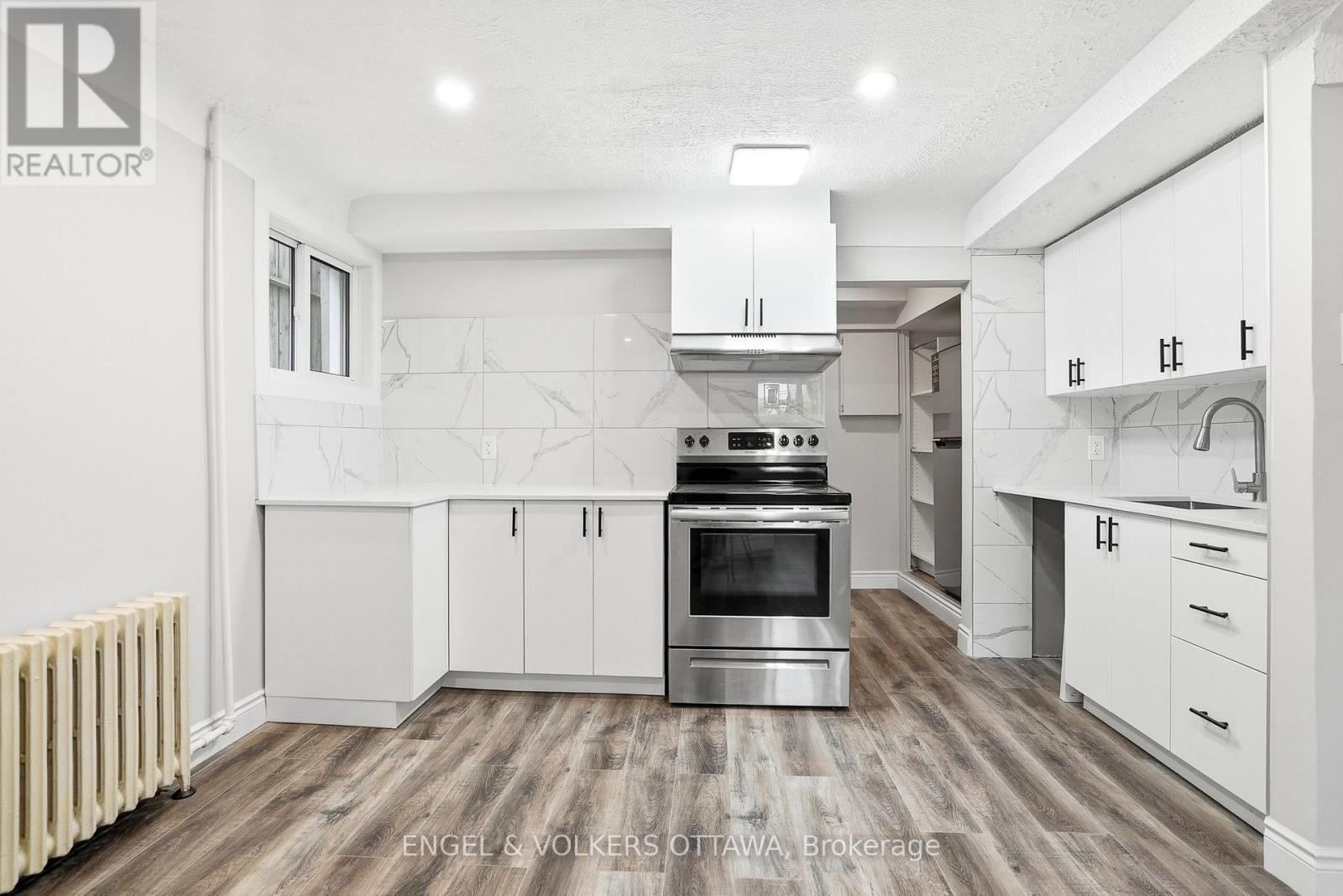 Unit #5 - 287 St Laurent Boulevard, Ottawa, ON - Indoor Photo Showing Kitchen