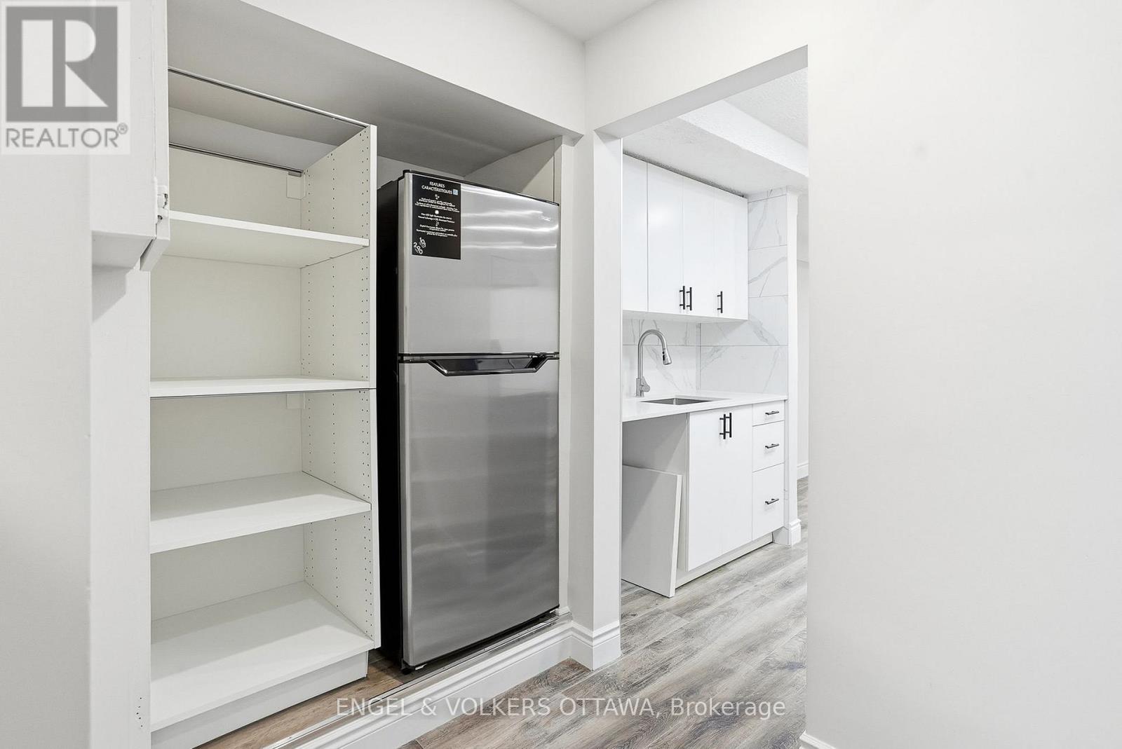 Unit #5 - 287 St Laurent Boulevard, Ottawa, ON - Indoor