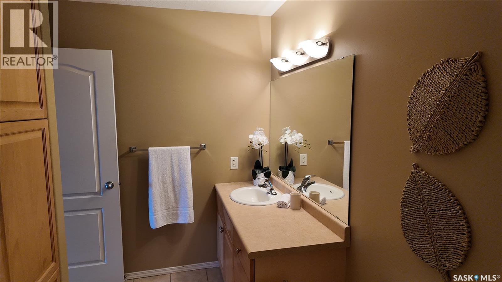 4128 Buckingham Drive E, Regina, SK - Indoor Photo Showing Bathroom