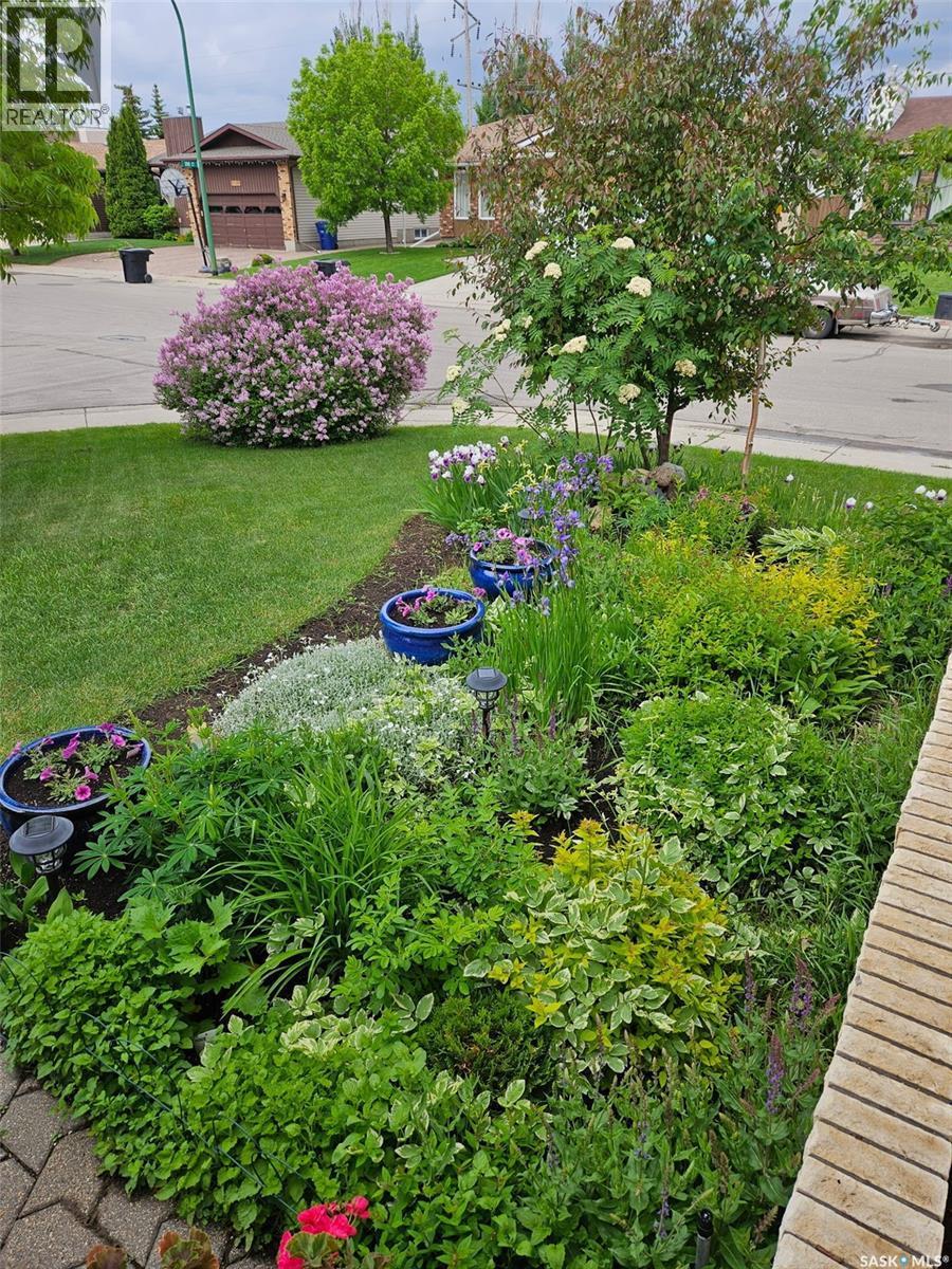 250 Bornstein Court, Saskatoon, SK - Outdoor