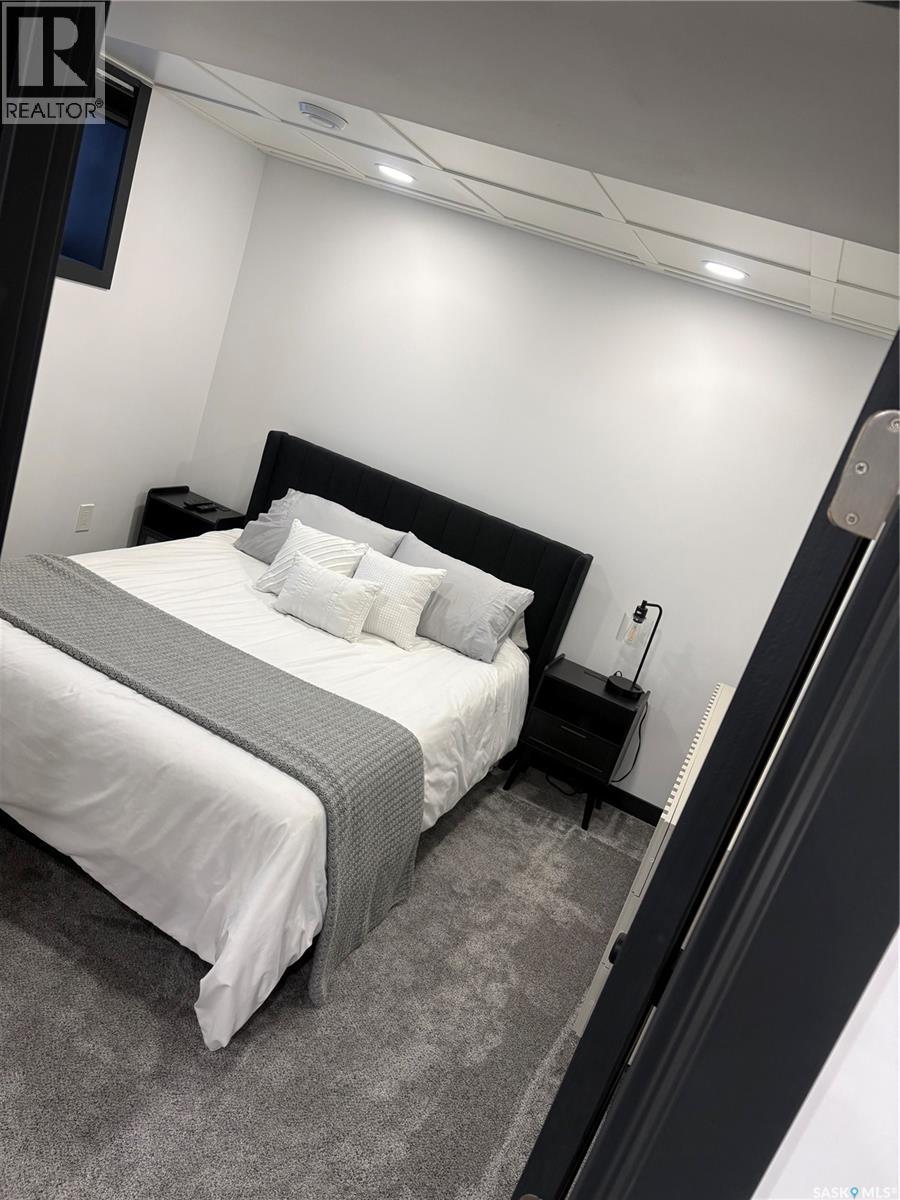 412 5Th Street Ne, Ituna, SK - Indoor Photo Showing Bedroom