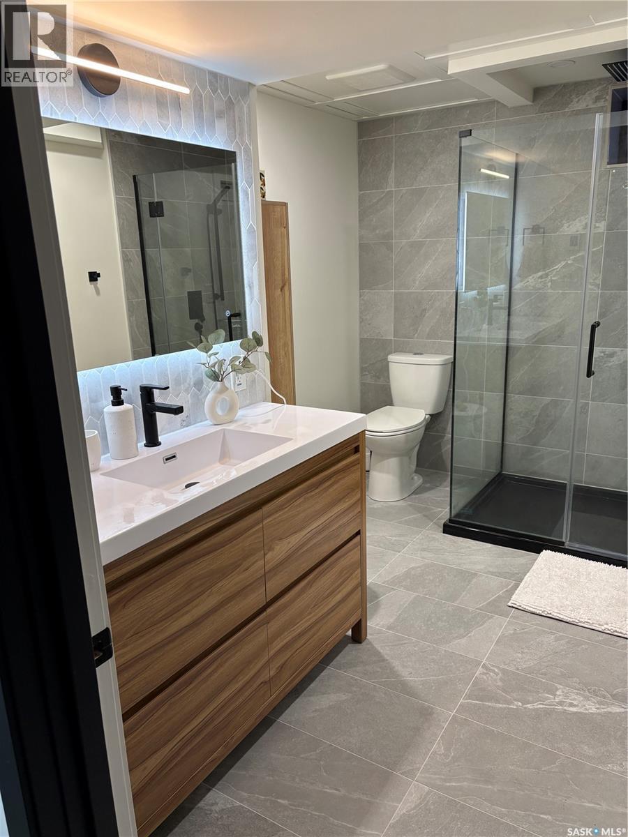 412 5Th Street Ne, Ituna, SK - Indoor Photo Showing Bathroom