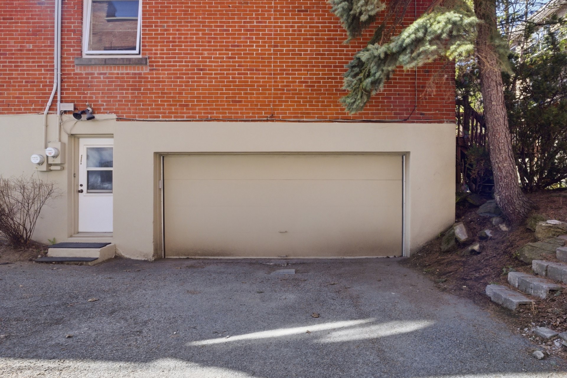 Garage - 4927 Av. Draper, Montréal (Côte-Des-Neiges/Notre-Dame-De-Grâce), QC - Outdoor With Exterior