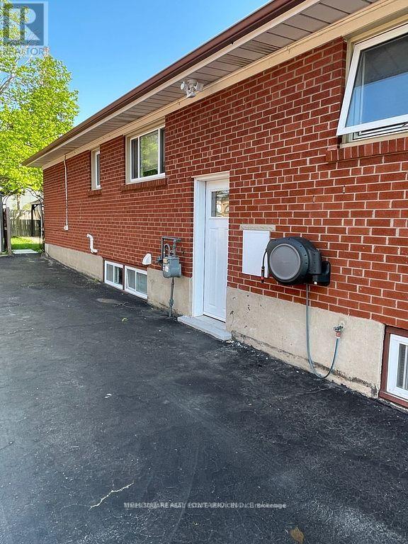 2403 Barclay Road, Burlington, ON - Outdoor With Exterior