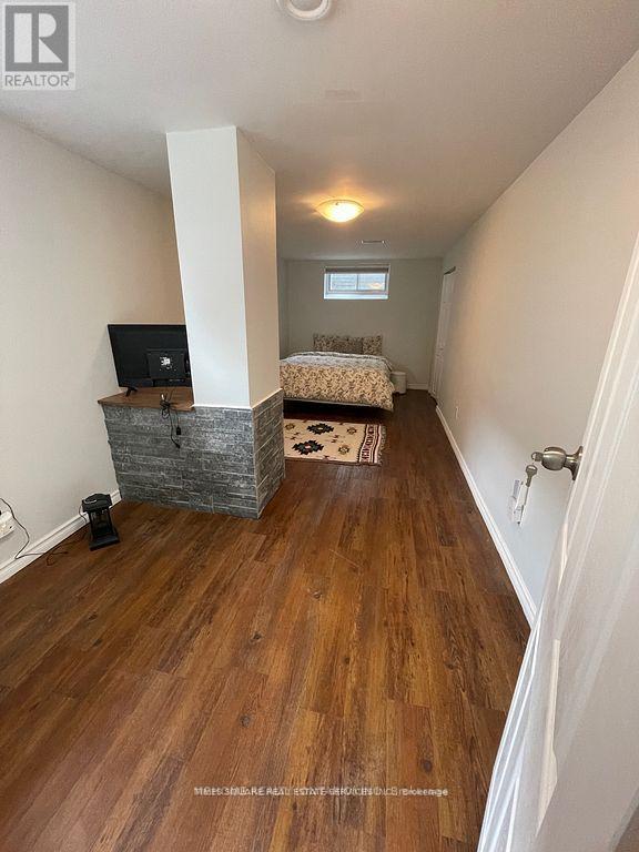 2403 Barclay Road, Burlington, ON - Indoor Photo Showing Other Room