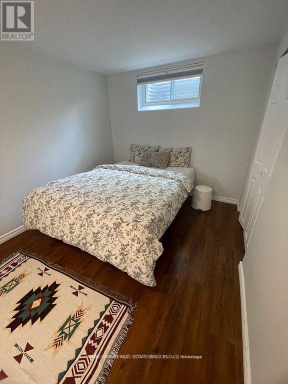 2403 Barclay Road, Burlington, ON - Indoor Photo Showing Bedroom