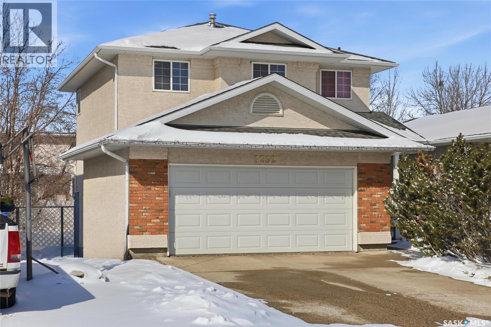 3232 Thames Crescent E, Regina, SK - Outdoor With Exterior