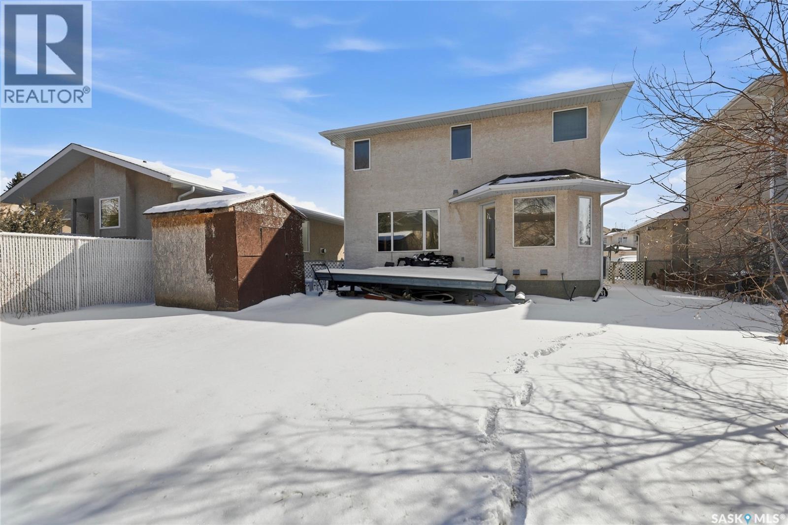 3232 Thames Crescent E, Regina, SK - Outdoor