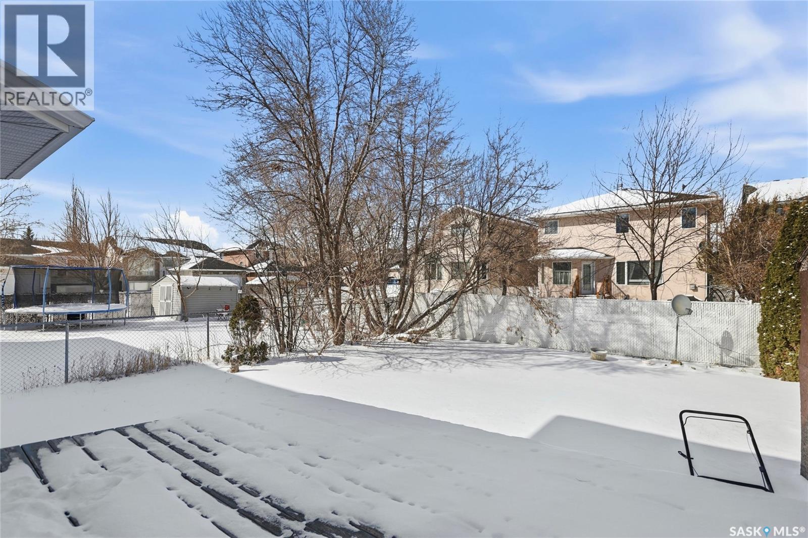 3232 Thames Crescent E, Regina, SK - Outdoor