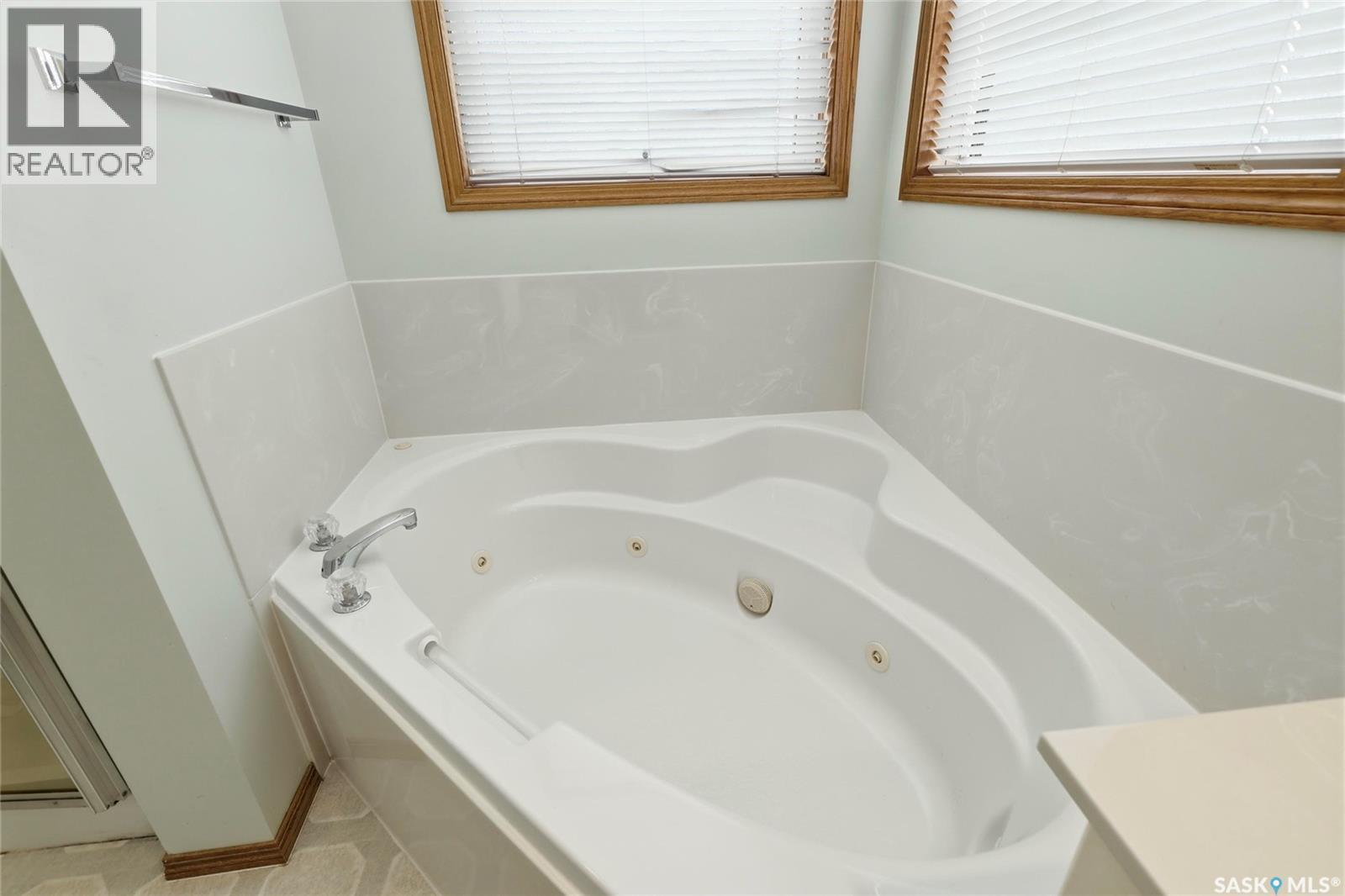 3232 Thames Crescent E, Regina, SK - Indoor Photo Showing Bathroom
