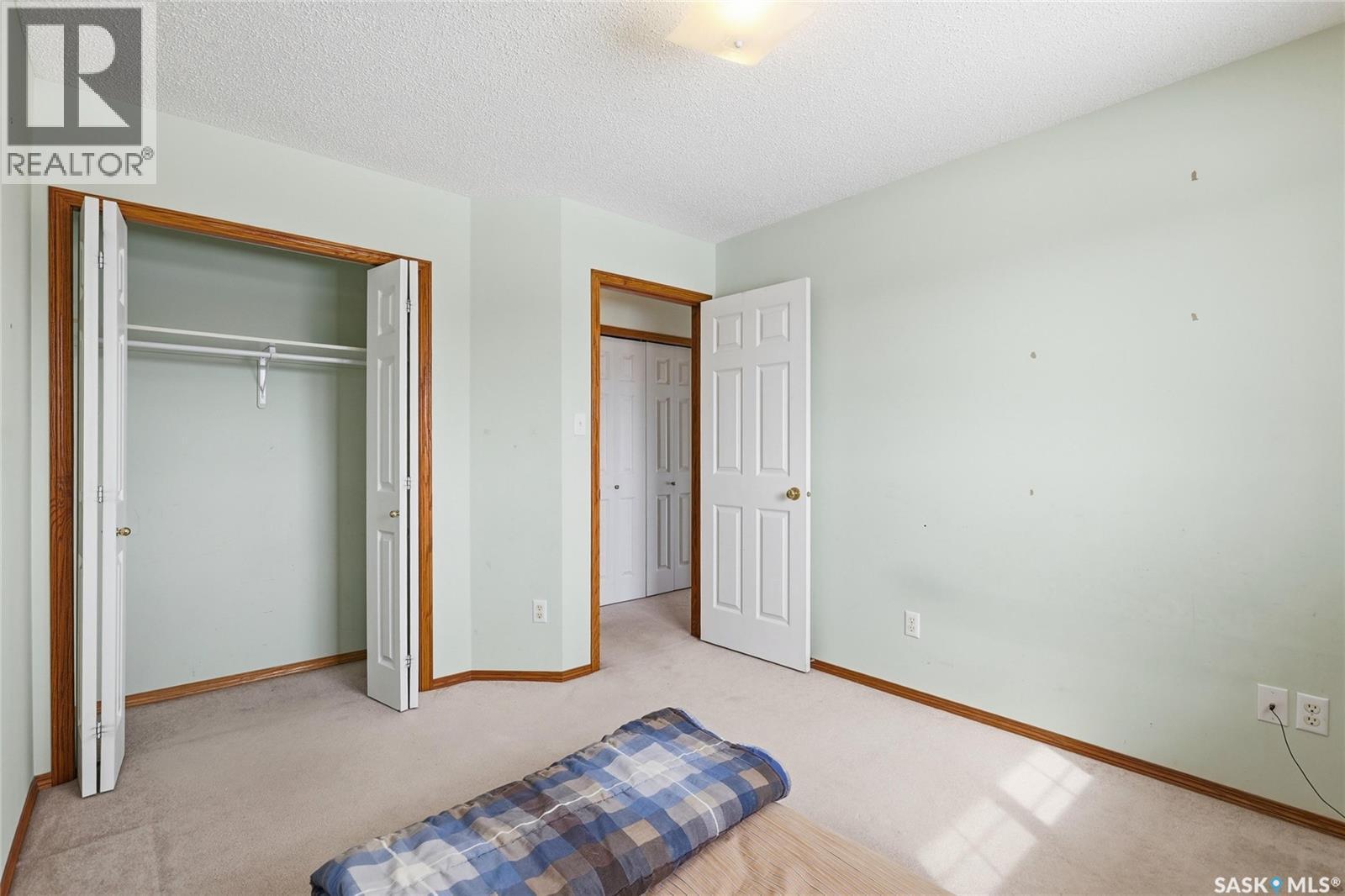3232 Thames Crescent E, Regina, SK - Indoor