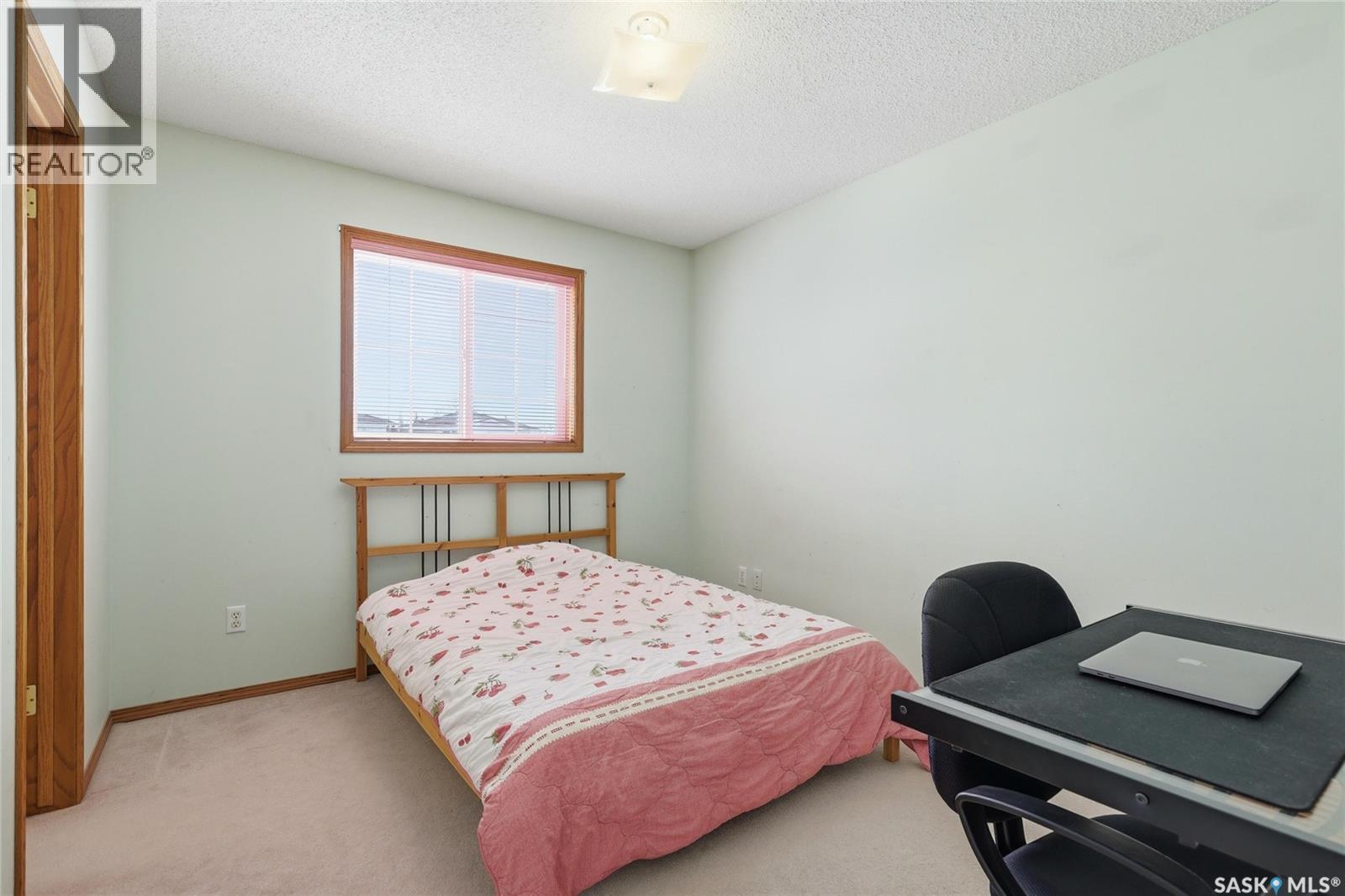 3232 Thames Crescent E, Regina, SK - Indoor Photo Showing Bedroom