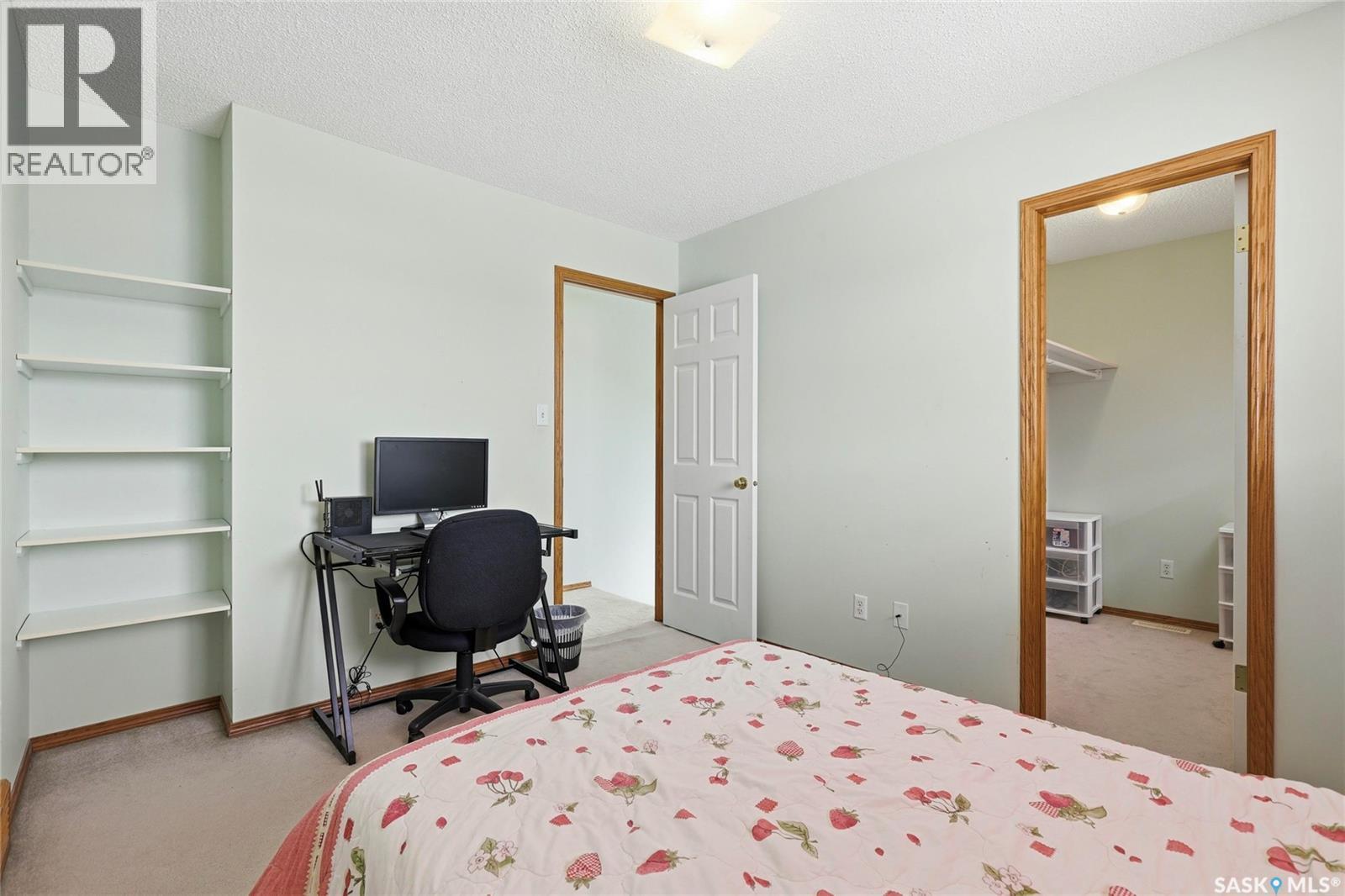 3232 Thames Crescent E, Regina, SK - Indoor Photo Showing Bedroom