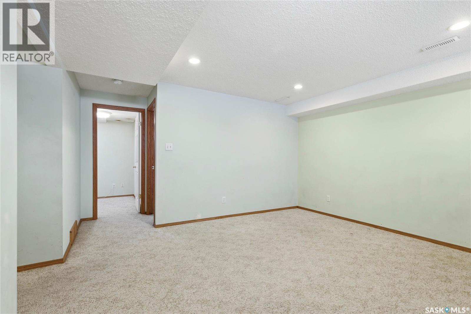 3232 Thames Crescent E, Regina, SK - Indoor Photo Showing Other Room