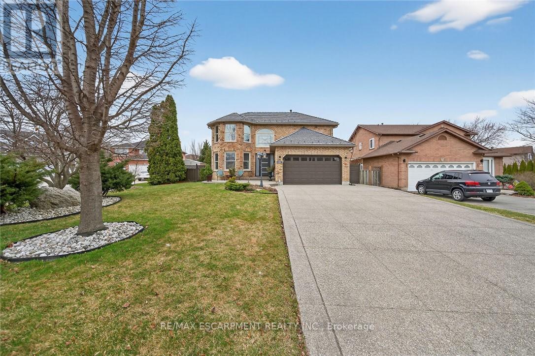 6 Regal Drive, Hamilton, ON - Outdoor