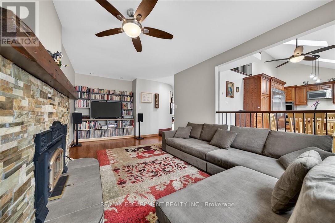 6 Regal Drive, Hamilton, ON - Indoor Photo Showing Living Room With Fireplace
