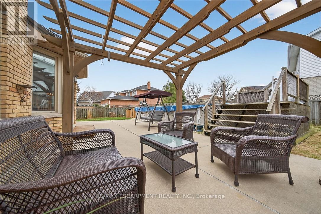 6 Regal Drive, Hamilton, ON - Outdoor With Deck Patio Veranda With Exterior