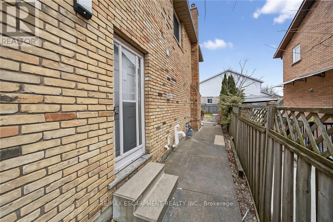 6 Regal Drive, Hamilton, ON - Outdoor With Deck Patio Veranda With Exterior