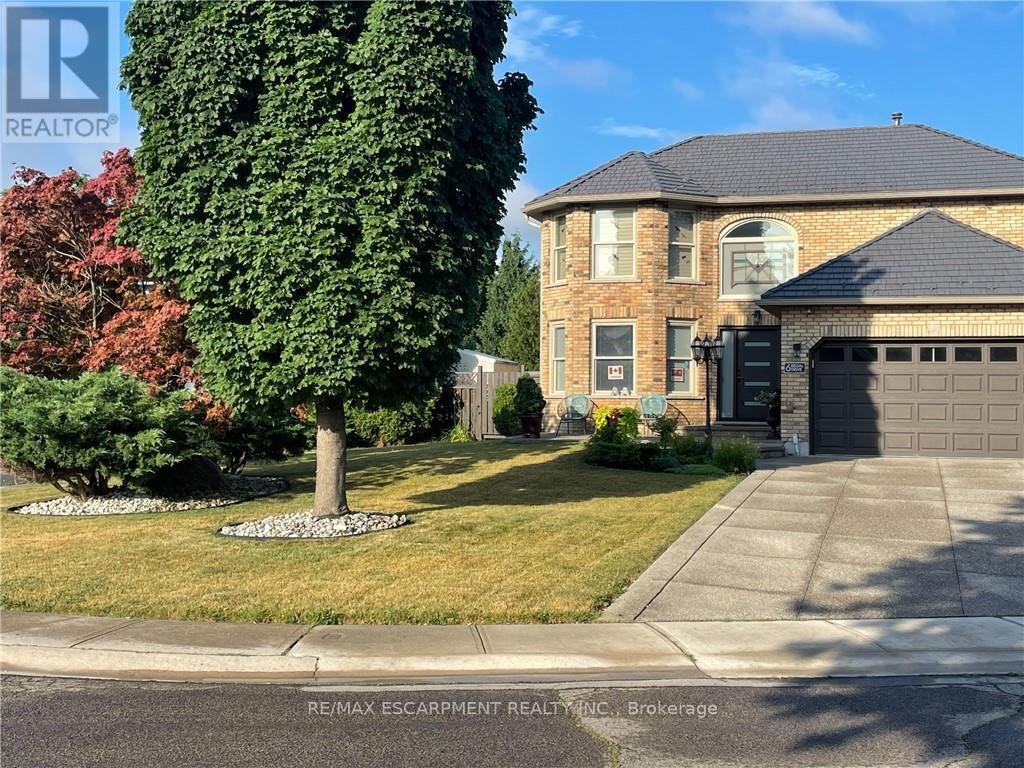 6 Regal Drive, Hamilton, ON - Outdoor