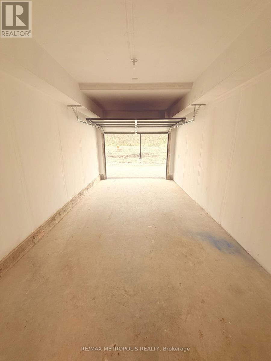 68 Everett Common, St. Catharines, ON - Indoor Photo Showing Other Room