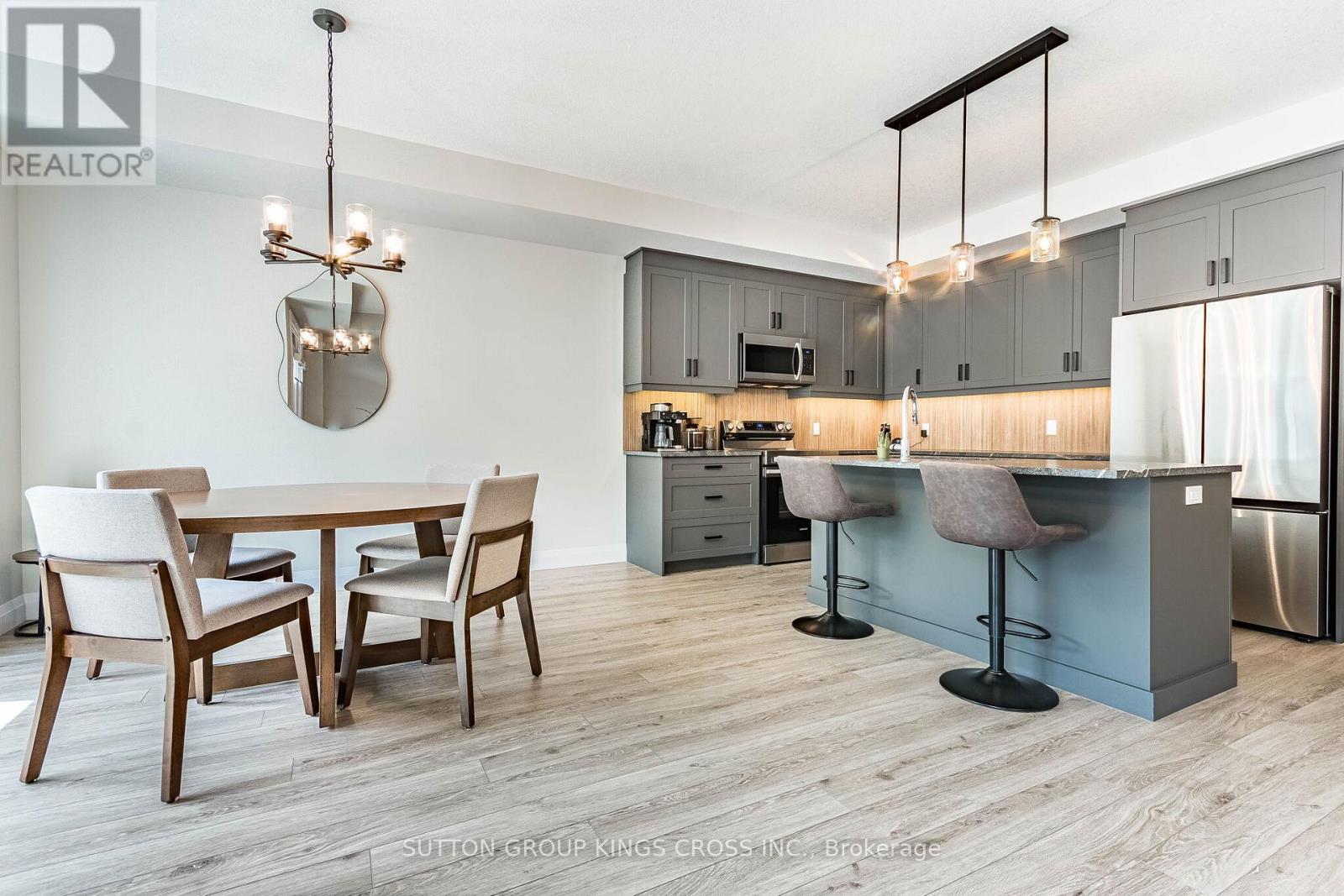 79 - 143 Elgin Street N, Cambridge, ON - Indoor