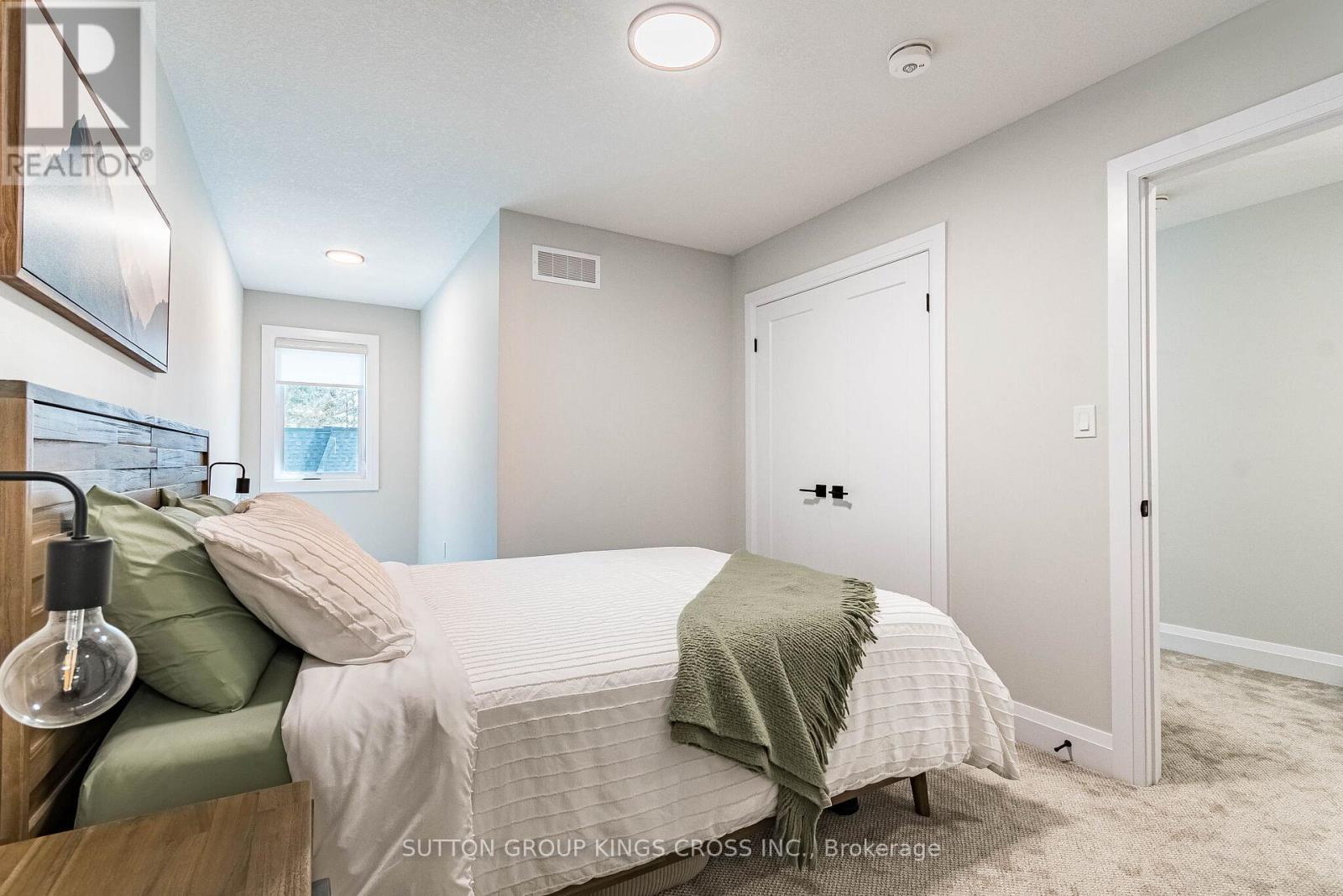 79 - 143 Elgin Street N, Cambridge, ON - Indoor Photo Showing Bedroom