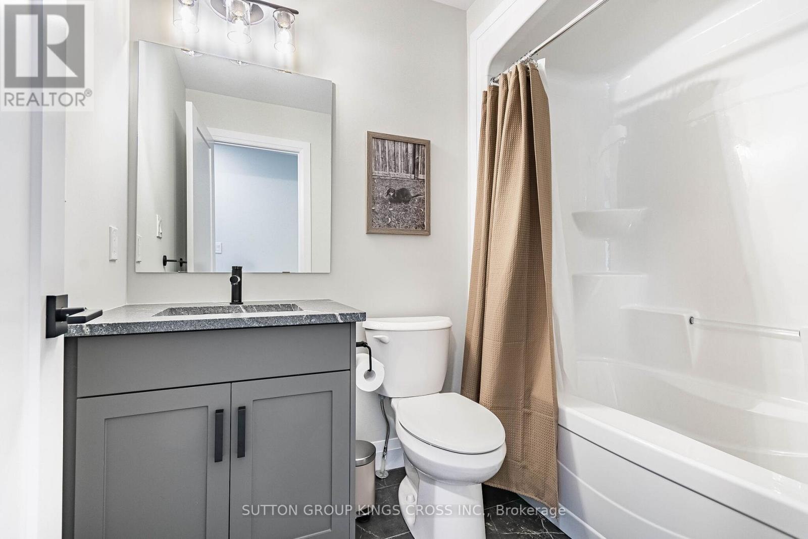 79 - 143 Elgin Street N, Cambridge, ON - Indoor Photo Showing Bathroom