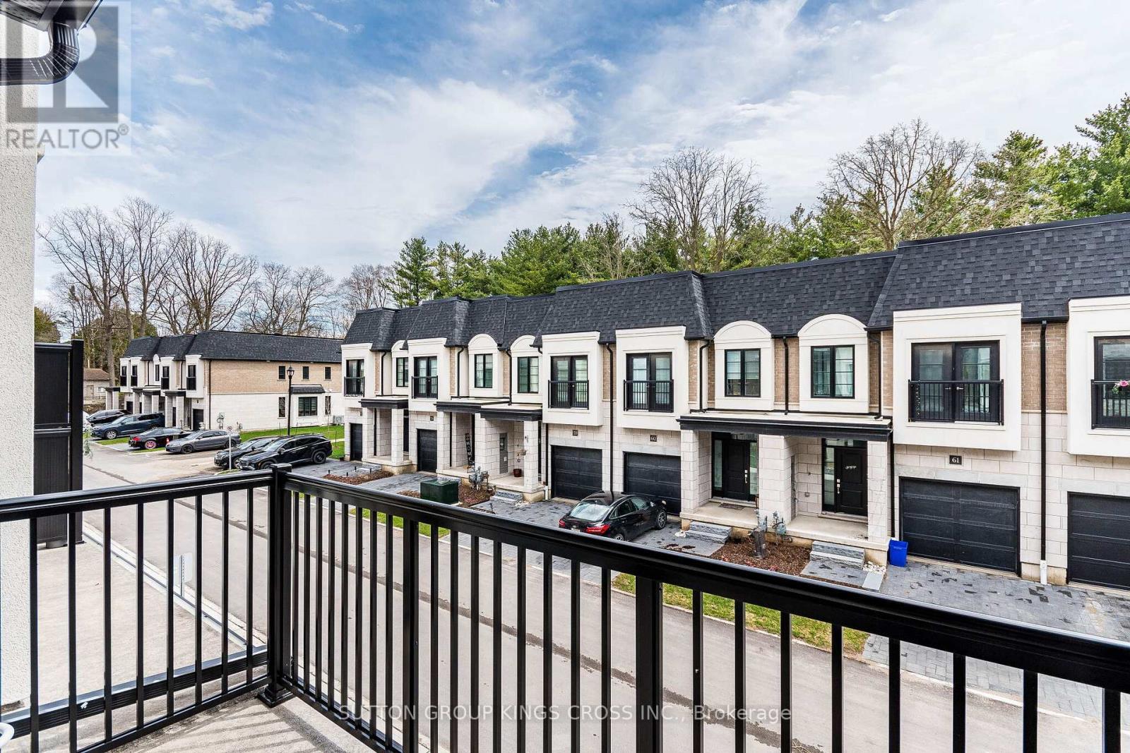 79 - 143 Elgin Street N, Cambridge, ON - Outdoor