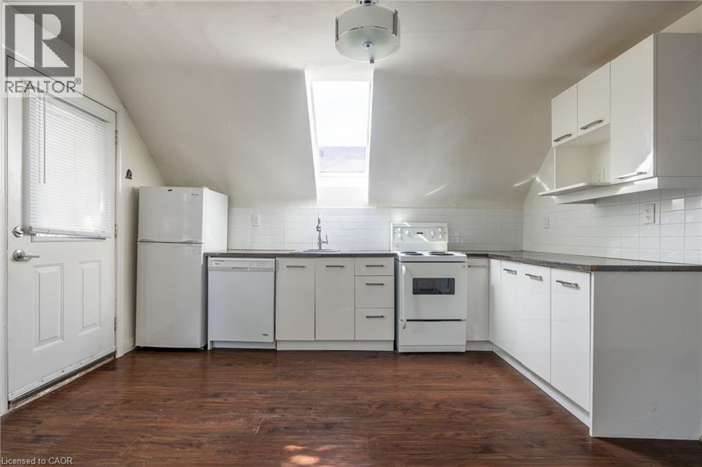 11 Proctor Boulevard Unit# 3, Hamilton, ON - Indoor Photo Showing Kitchen