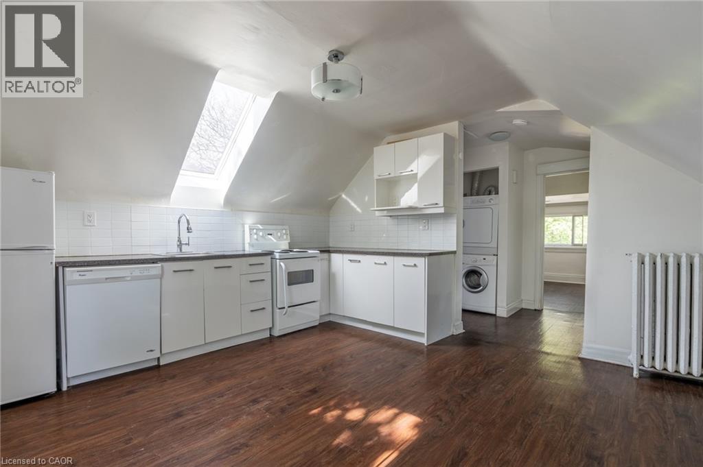 11 Proctor Boulevard Unit# 3, Hamilton, ON - Indoor Photo Showing Kitchen