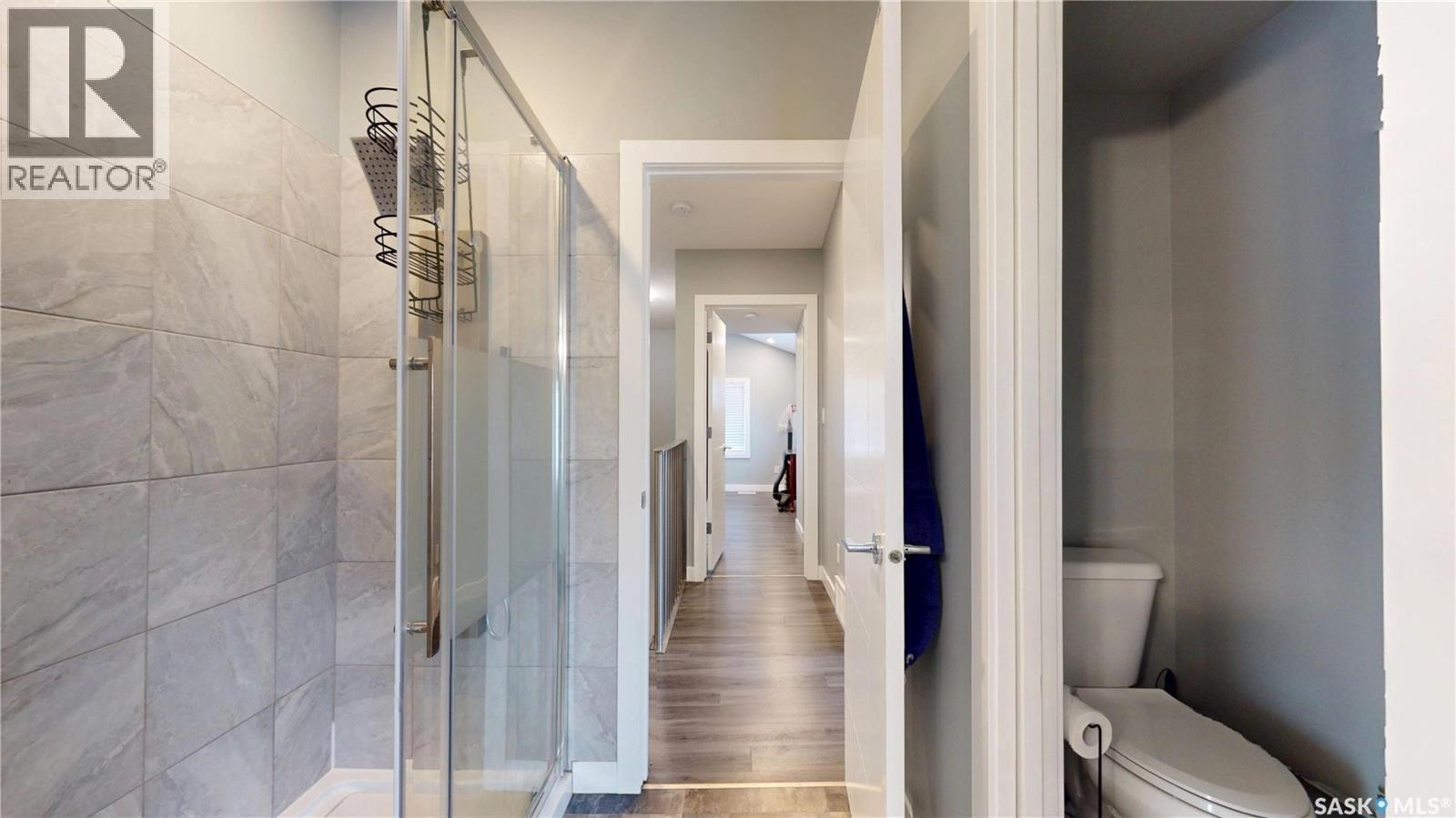 60 Charles Crescent, Regina, SK - Indoor Photo Showing Bathroom