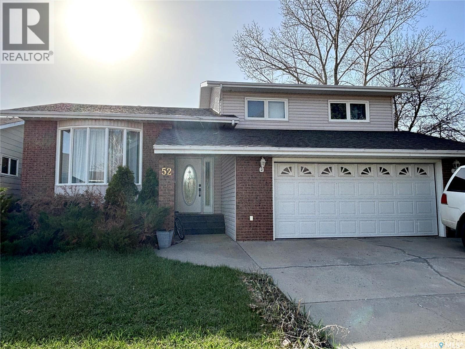 52 Harrigan Crescent, Maple Creek, SK - Outdoor