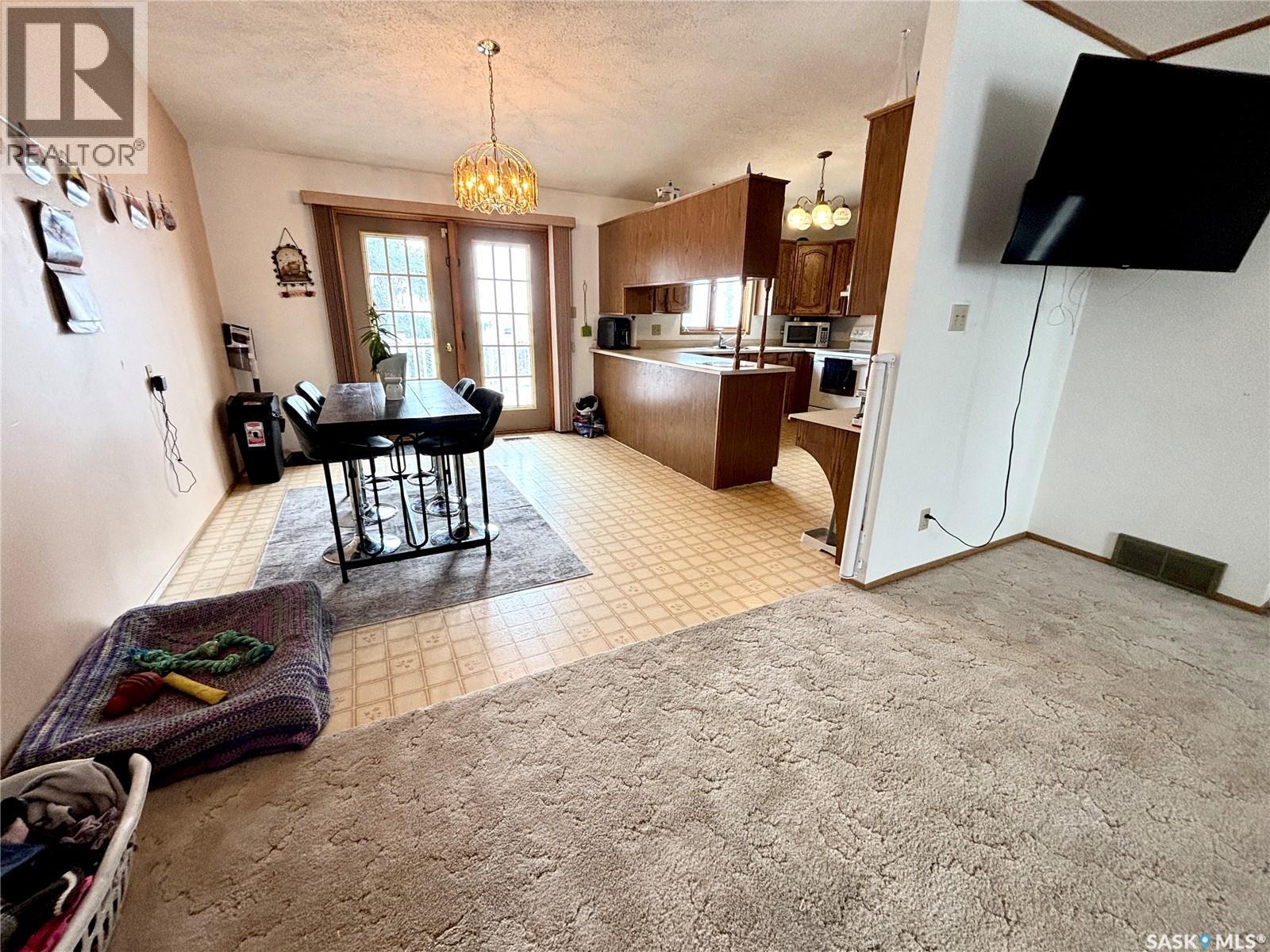 52 Harrigan Crescent, Maple Creek, SK - Indoor