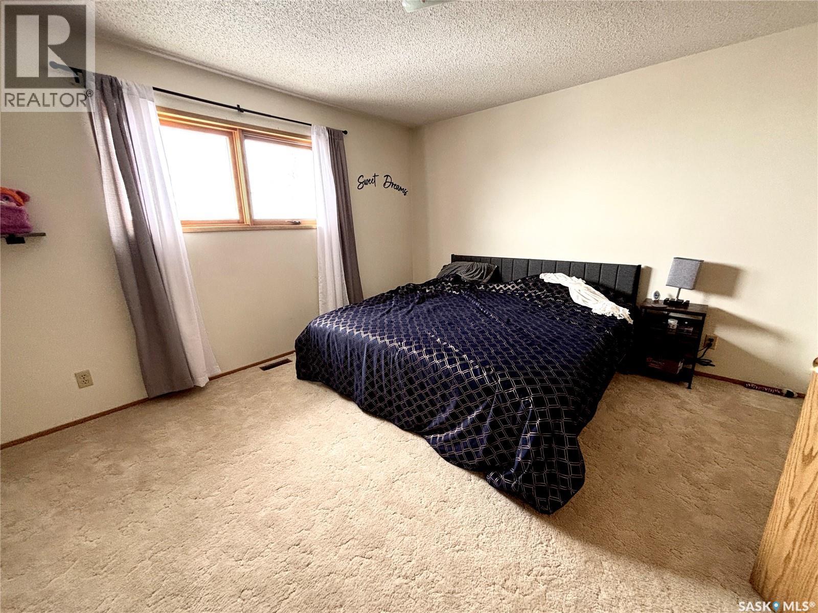 52 Harrigan Crescent, Maple Creek, SK - Indoor Photo Showing Bedroom
