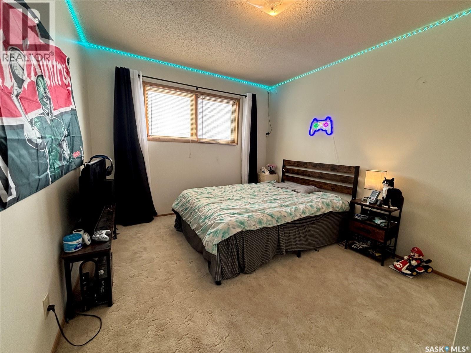 52 Harrigan Crescent, Maple Creek, SK - Indoor Photo Showing Bedroom