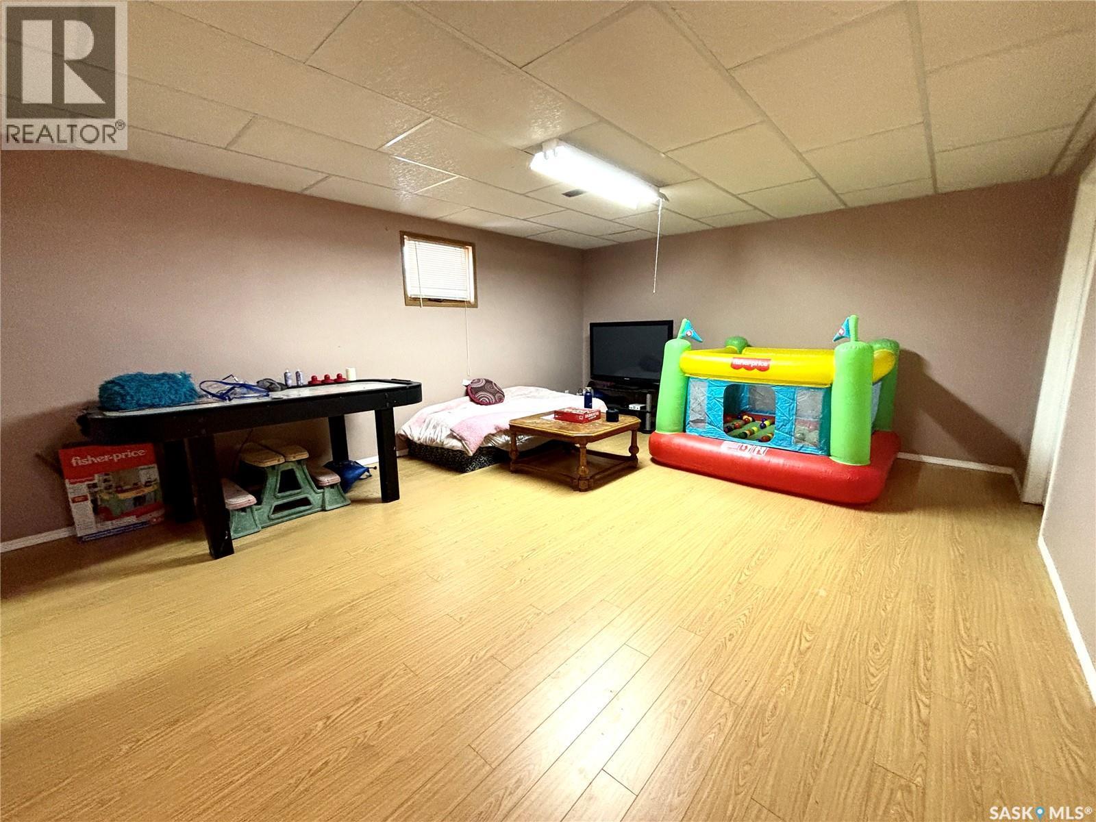 52 Harrigan Crescent, Maple Creek, SK - Indoor
