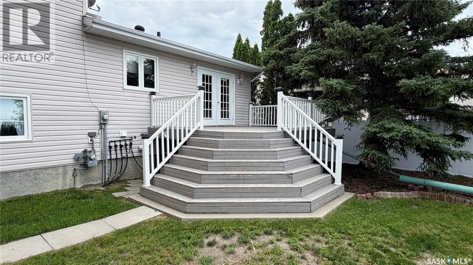 52 Harrigan Crescent, Maple Creek, SK - Outdoor With Exterior