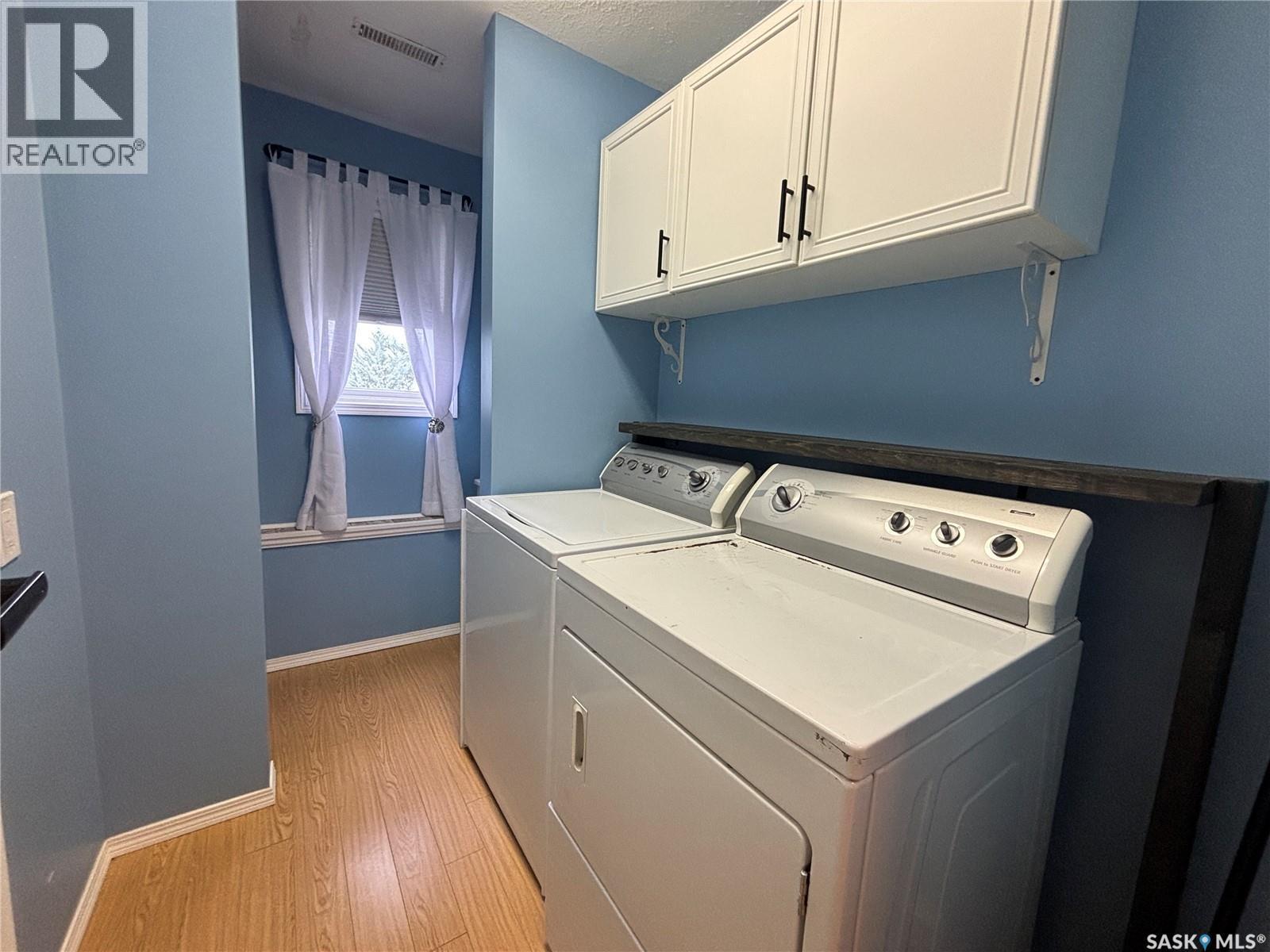 52 Harrigan Crescent, Maple Creek, SK - Indoor Photo Showing Laundry Room