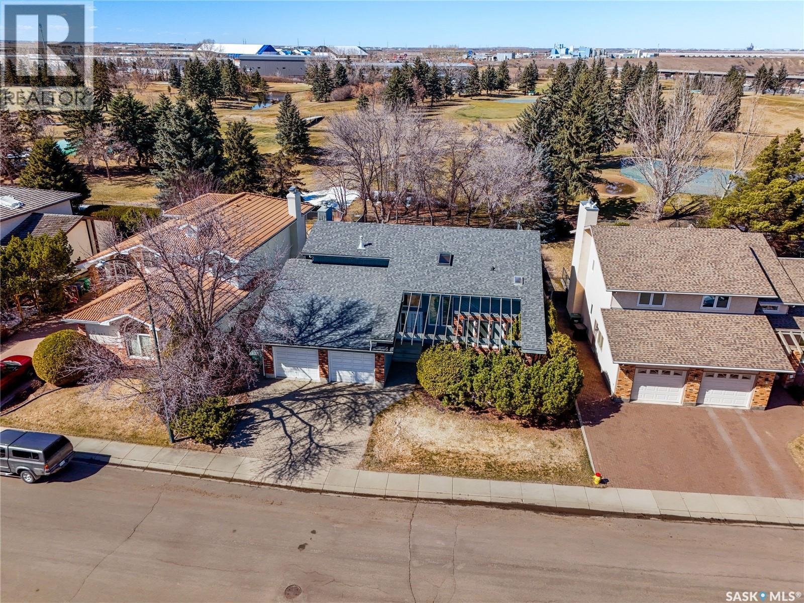 215 Mallin Crescent, Saskatoon, SK - Outdoor