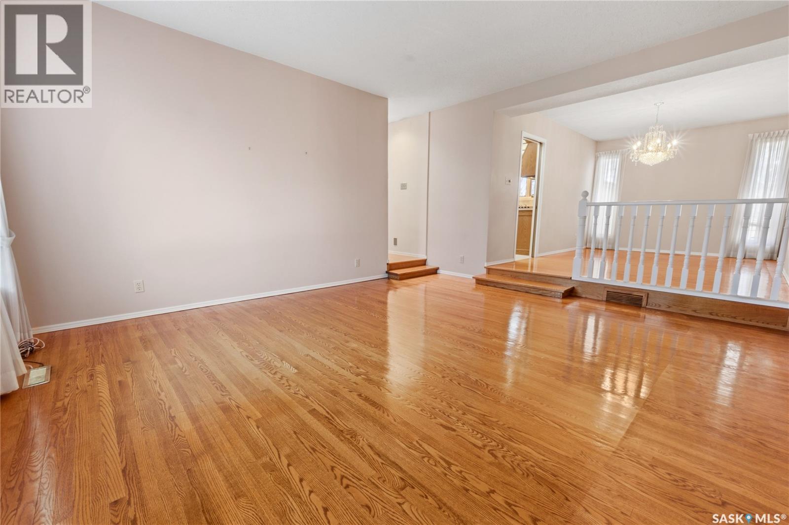 215 Mallin Crescent, Saskatoon, SK - Indoor Photo Showing Other Room