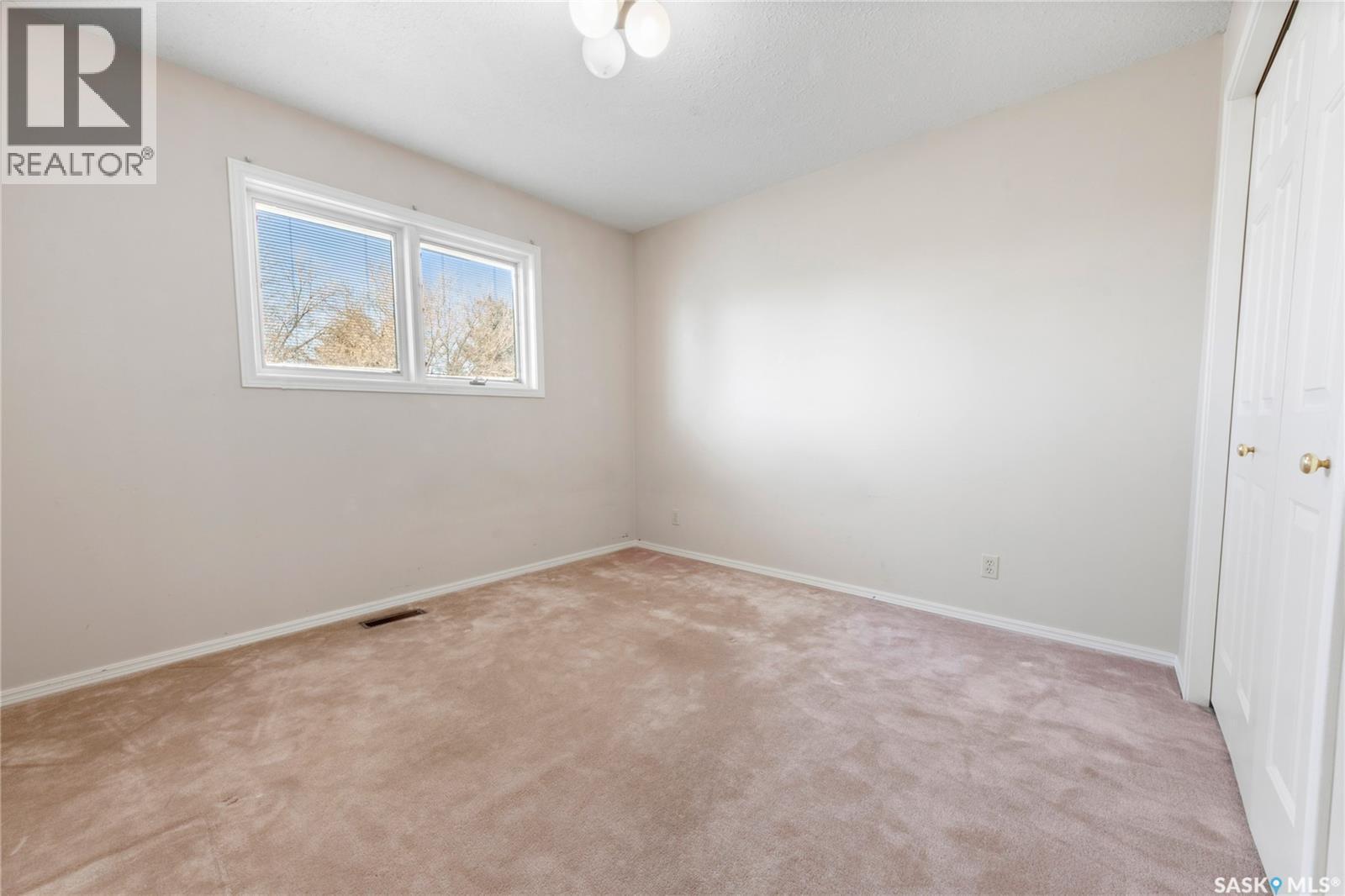215 Mallin Crescent, Saskatoon, SK - Indoor Photo Showing Other Room