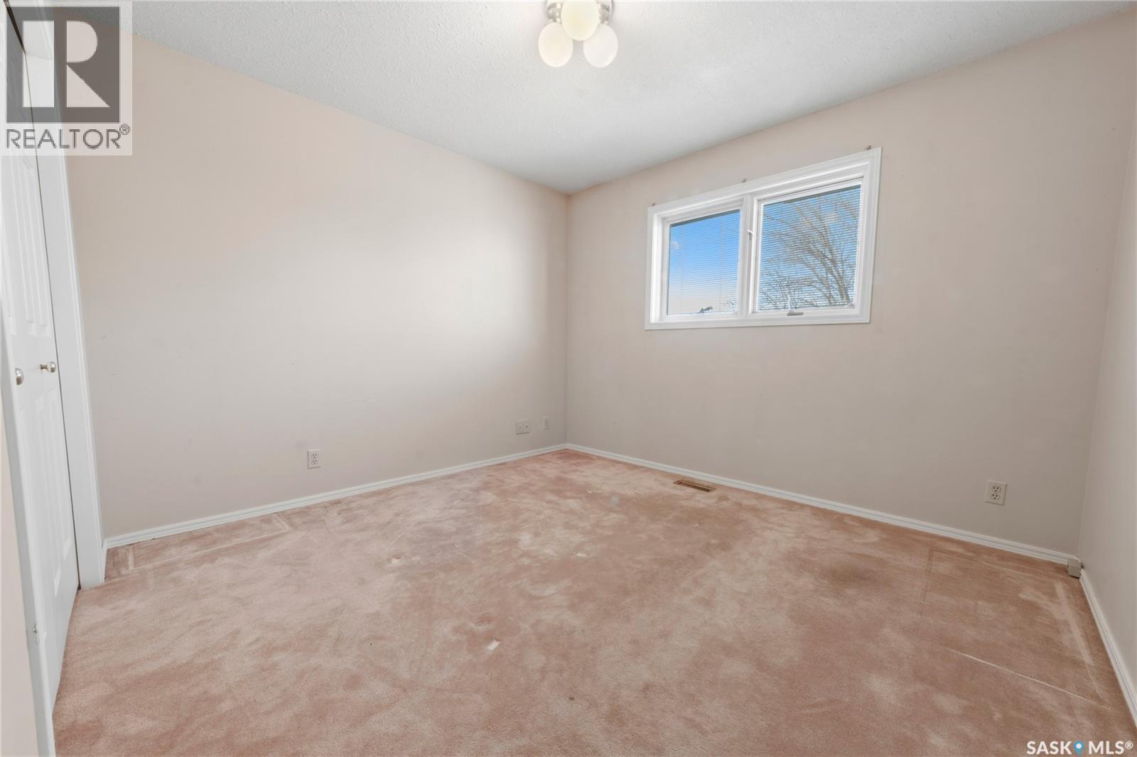 215 Mallin Crescent, Saskatoon, SK - Indoor Photo Showing Other Room