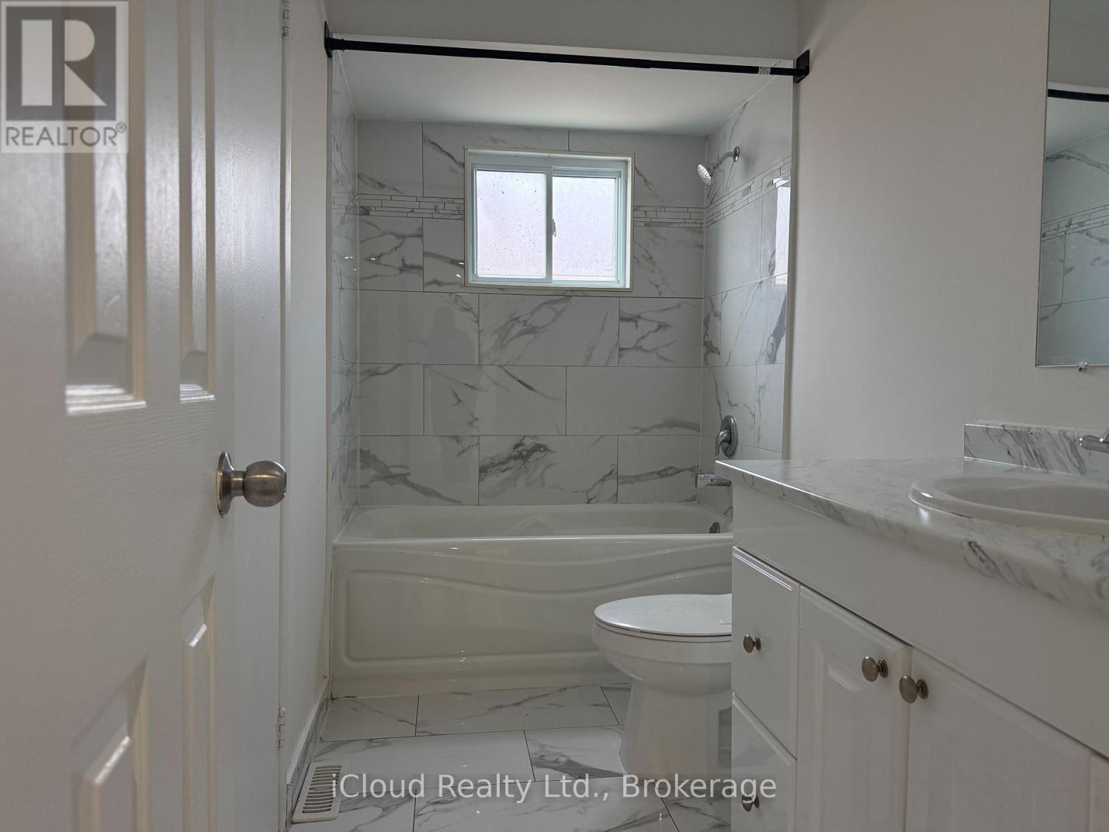 3880 Teeswater Road, Mississauga, ON - Indoor Photo Showing Bathroom