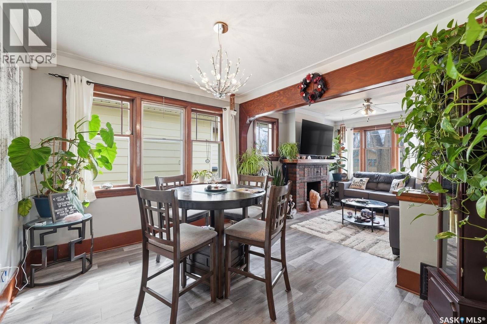 1306 C Avenue N, Saskatoon, SK - Indoor Photo Showing Dining Room