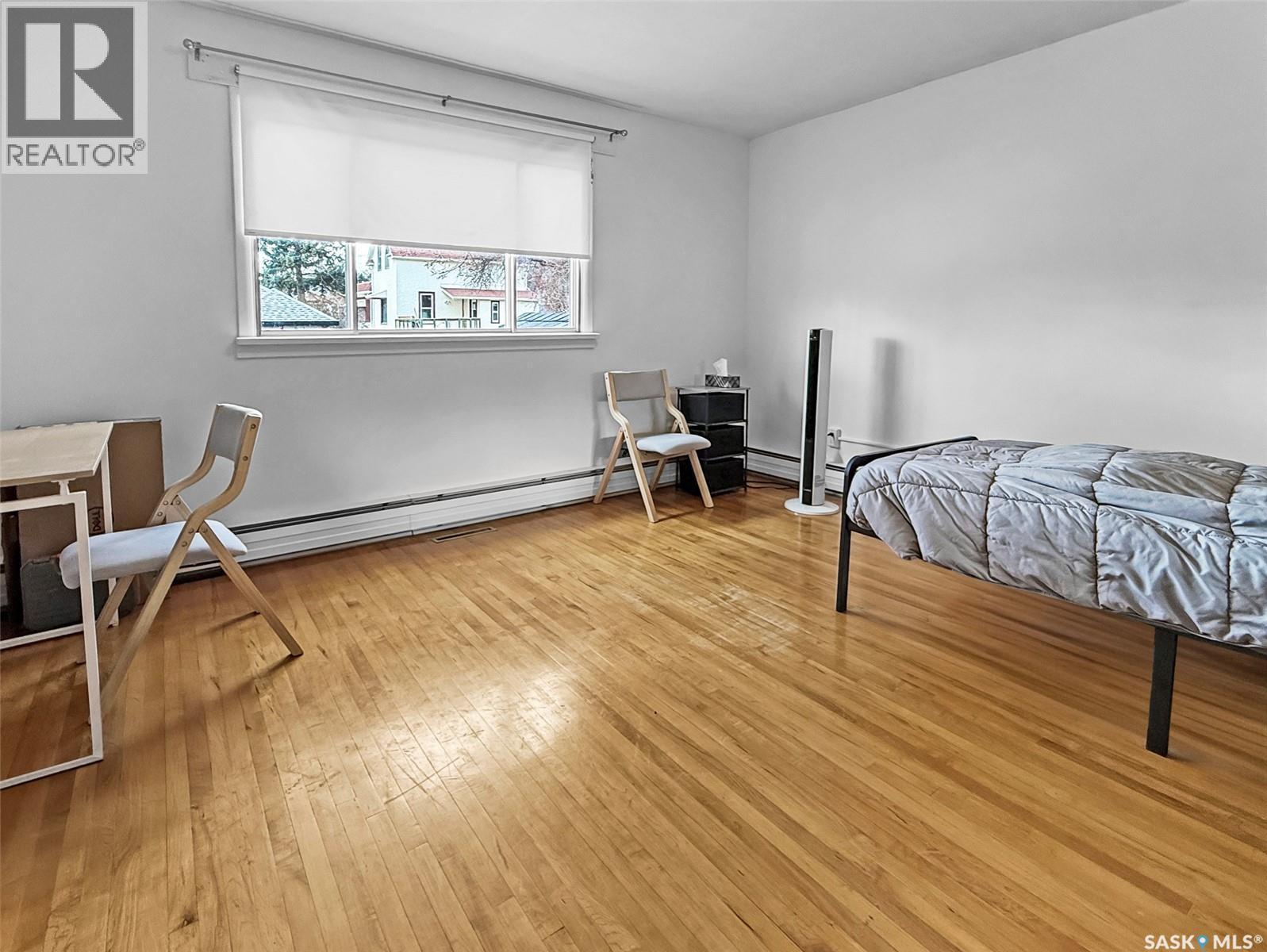 235 Sidney Street E, Swift Current, SK - Indoor Photo Showing Bedroom