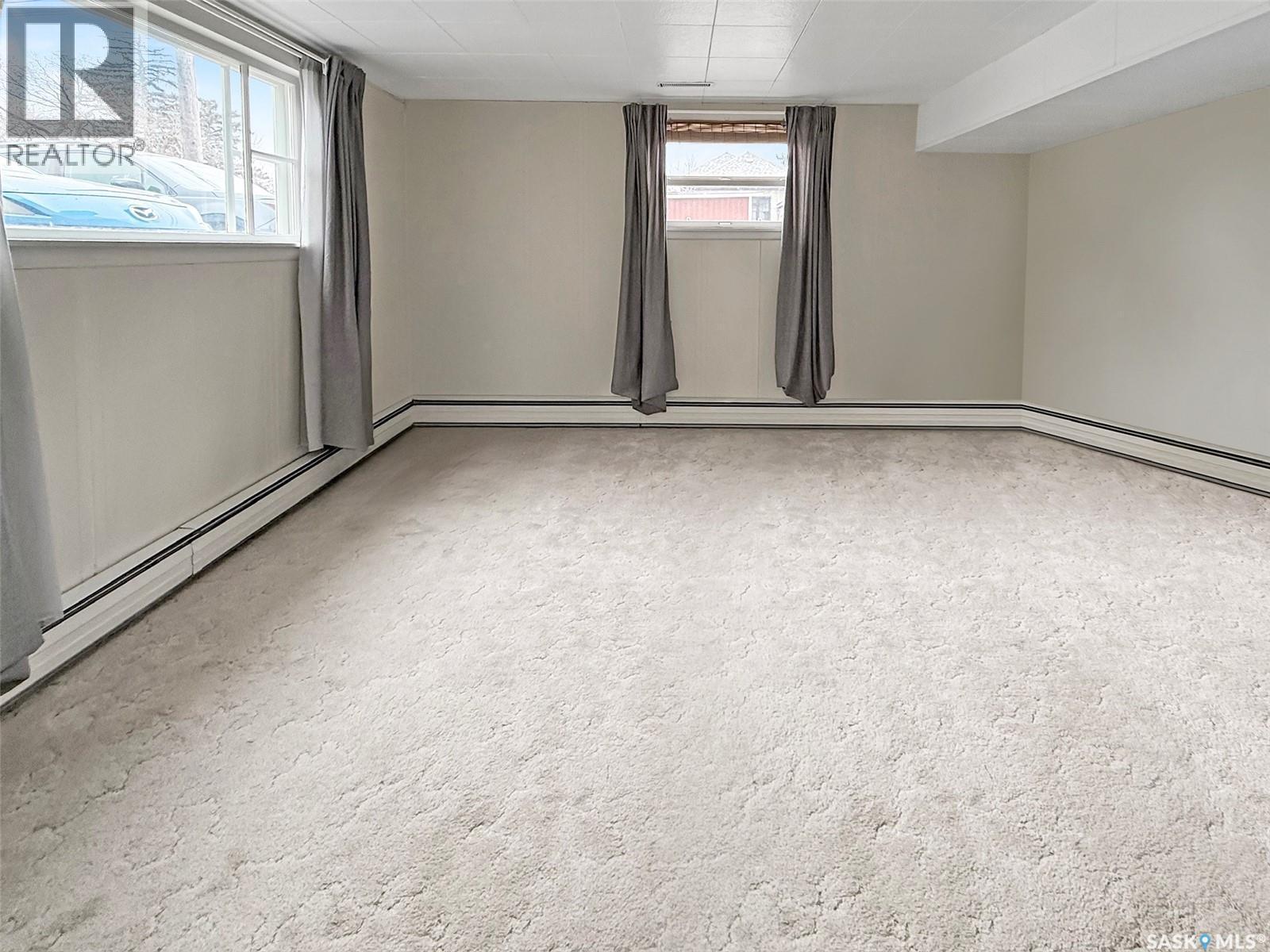 235 Sidney Street E, Swift Current, SK - Indoor Photo Showing Other Room