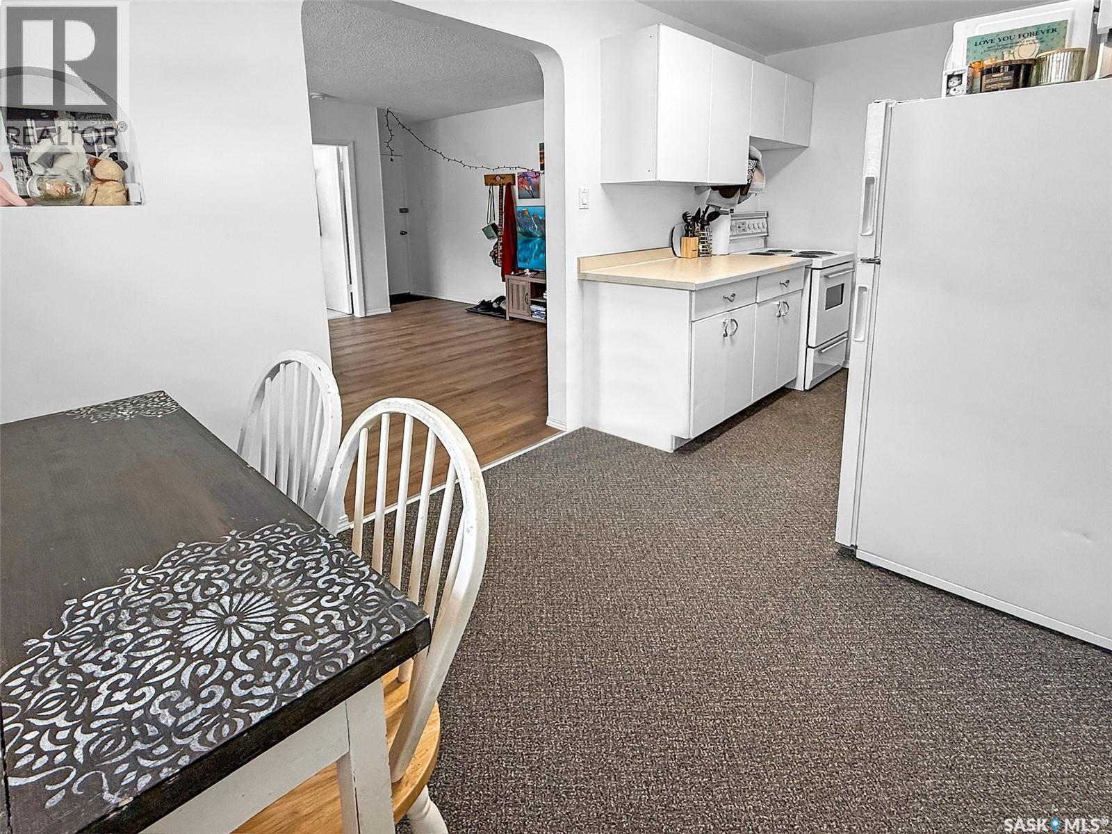 235 Sidney Street E, Swift Current, SK - Indoor