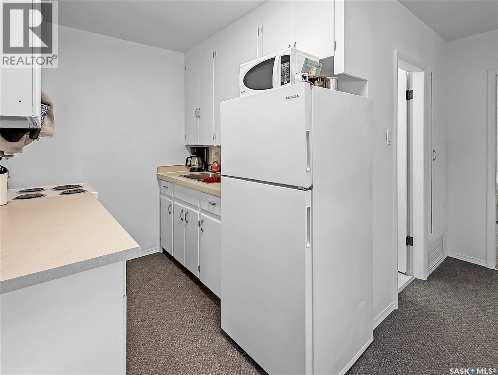 235 Sidney Street E, Swift Current, SK - Indoor