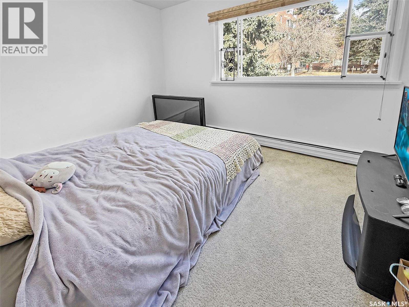 235 Sidney Street E, Swift Current, SK - Indoor Photo Showing Bedroom