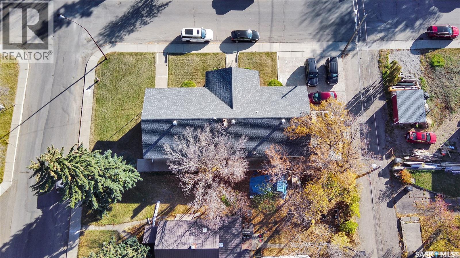 235 Sidney Street E, Swift Current, SK - Outdoor